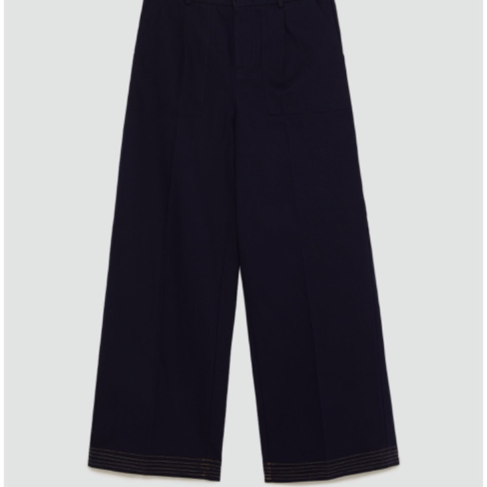 Wide leg trousers with contrasting top stitching